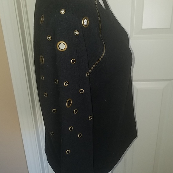 Venus black top with rivets & zipper accents - Picture 5 of 8